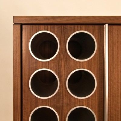 Praktická skrinka nielen na víno - Wine Haus