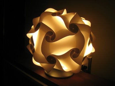 Zaujímavá lampa, zdroj: BruceTurner/flickr.com