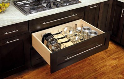 Kuchynské zásuvky so zoraďovačom, to je úložný systém Rev-A-Shelf! 