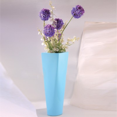 Váza s kvetinami, zdroj: flyskyfrp.com
